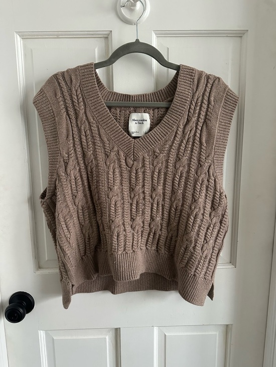 Abercrombie & Fitch Sweaters - Abercrombie & Fitch Taupe Cable-Knit V-Neck Sweater Vest